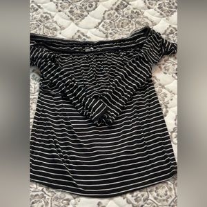 American Eagle Off shoulder Top